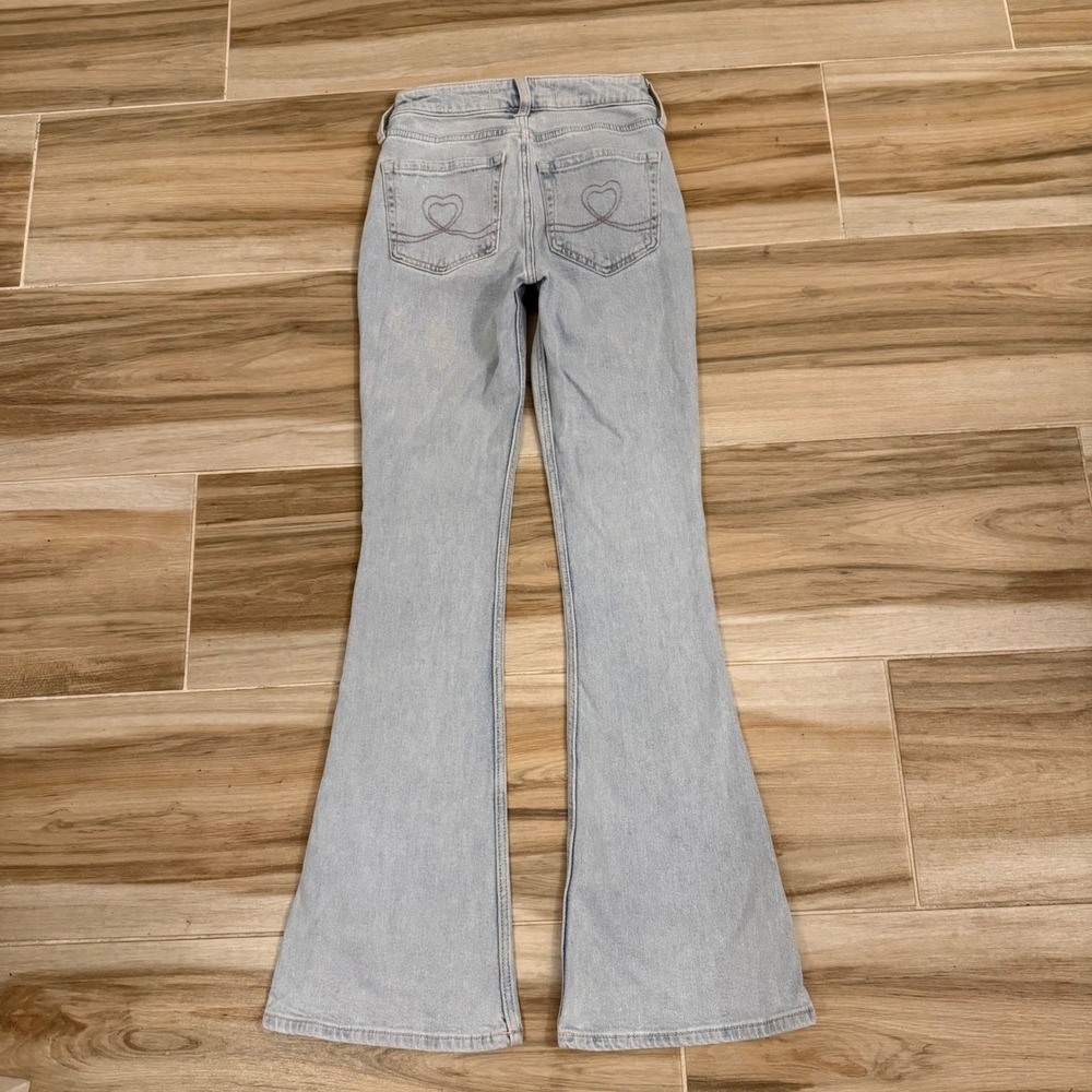 Hollister High-Rise Flare‎ Jeans Light Wash Heart Embroidery 00R W24 Regular - Picture 3 of 7